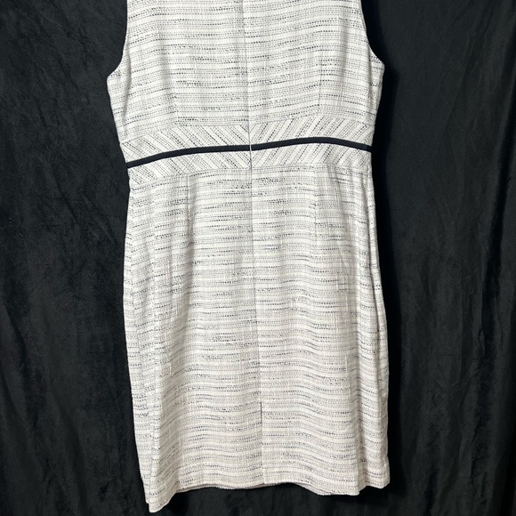 ANTONIO MELANI Cream Sheath Midi Dress V-Neck Sleeveless - Picture 6 of 7